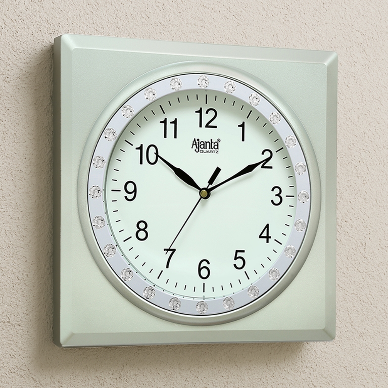 Wall-Clock-Simple-Clock-1977-Silver.jpg